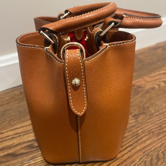 Dooney & Bourke MINI barlow saffiano tan - Picture 4 of 12